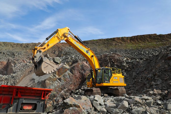 JCB. McFadyen 370X. Press